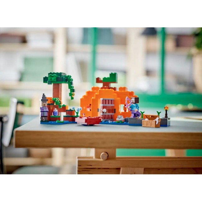 LEGO® Minecraft® The Pumpkin Farm 21248
